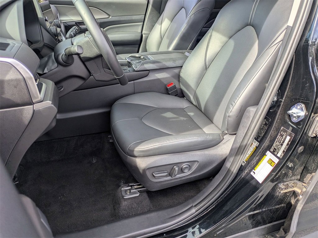Used 2025 Toyota Grand Highlander AWD image 14
