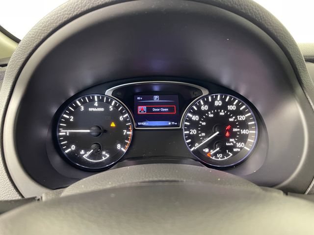Used 2017 Nissan Altima 2.5 SR w/ Midnight Edition Package FWD image 5