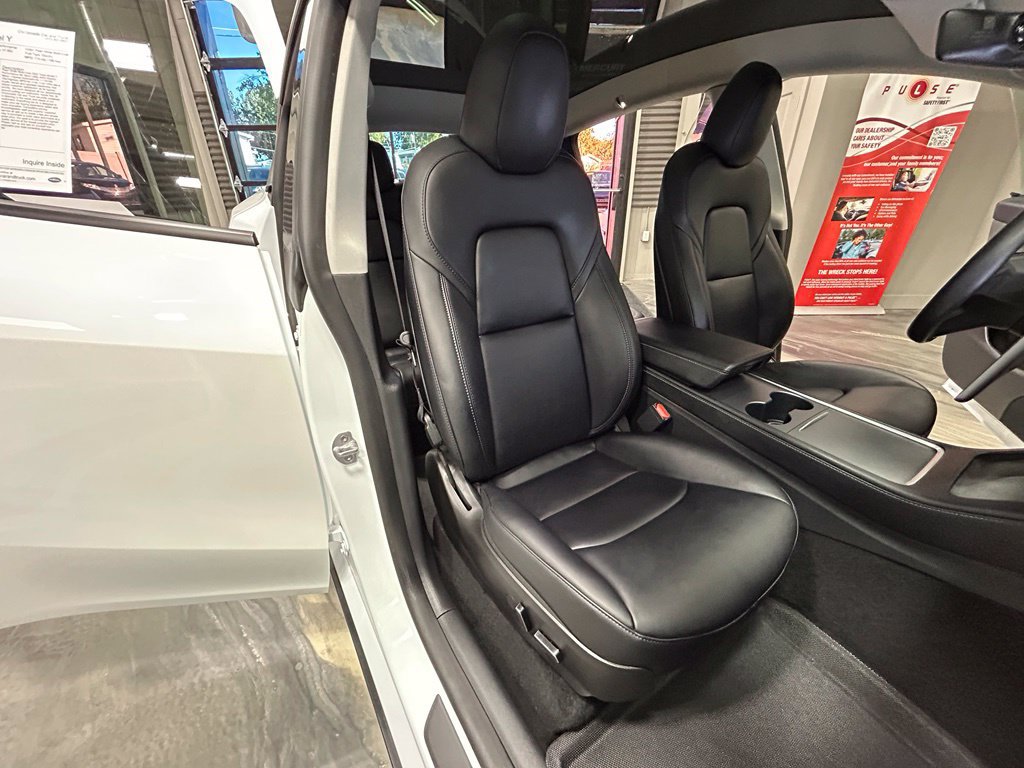 Used 2022 Tesla Model Y Performance AWD/4WD image 3
