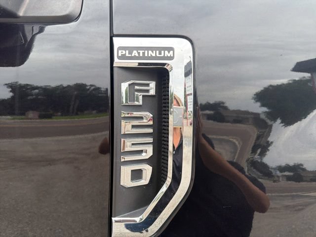 Used 2019 Ford F250 Platinum w/ Platinum Ultimate Package AWD/4WD image 15