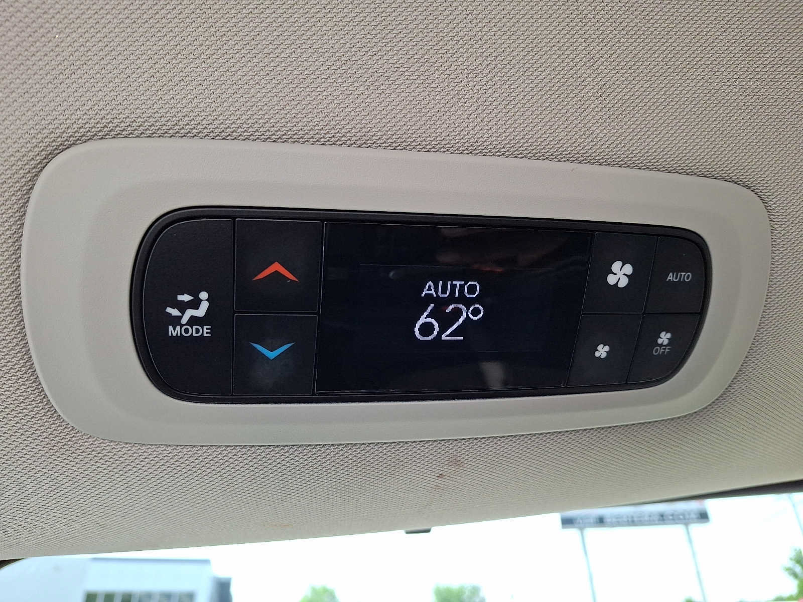 Certified 2024 Chrysler Pacifica Touring-L FWD image 12