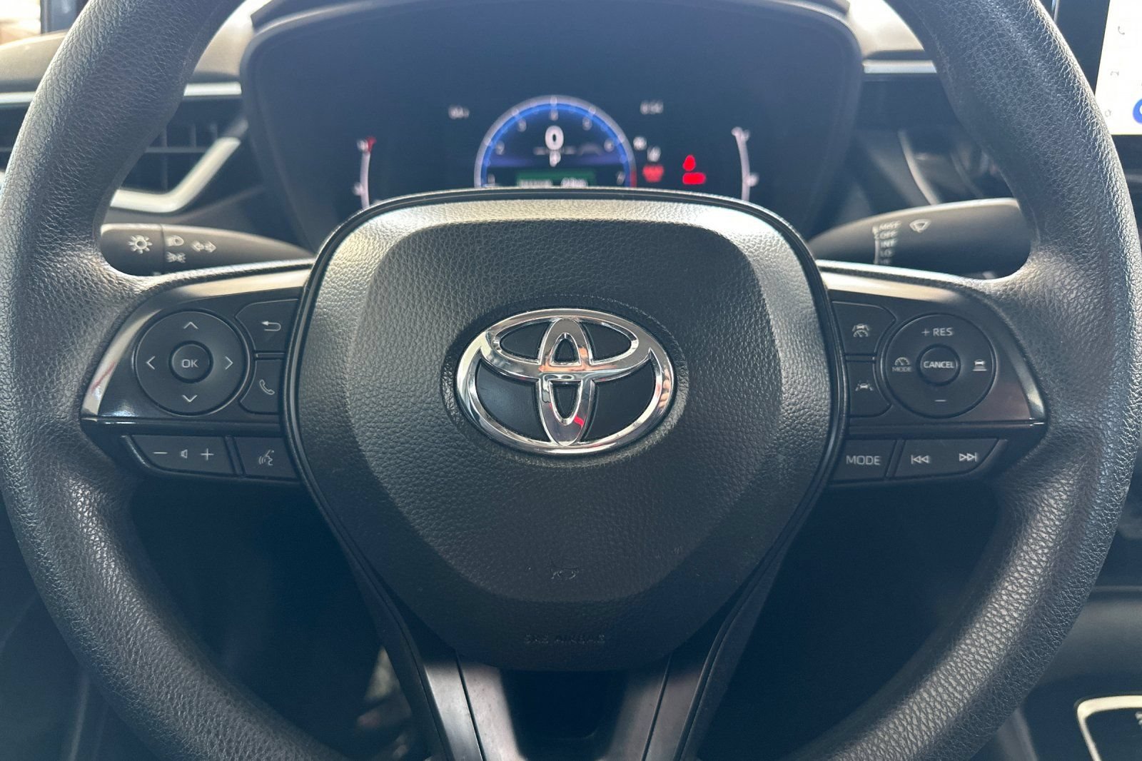 Used 2026 Toyota Corolla LE w/ LE Premium Package FWD image 23