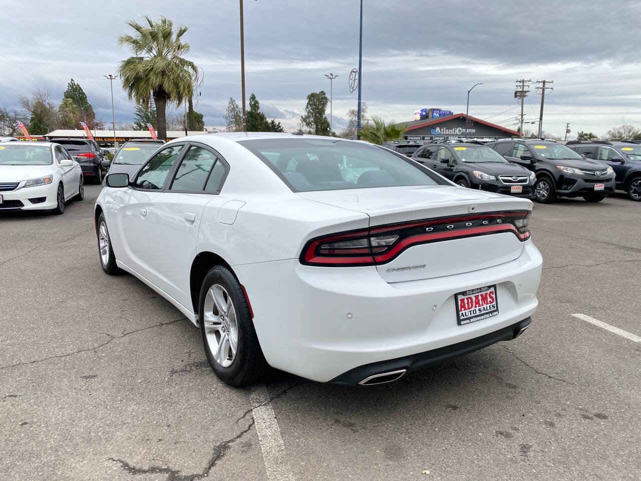 Used 2019 Dodge Charger SXT image 5