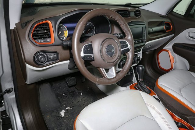 Used 2017 Jeep Renegade Limited image 22