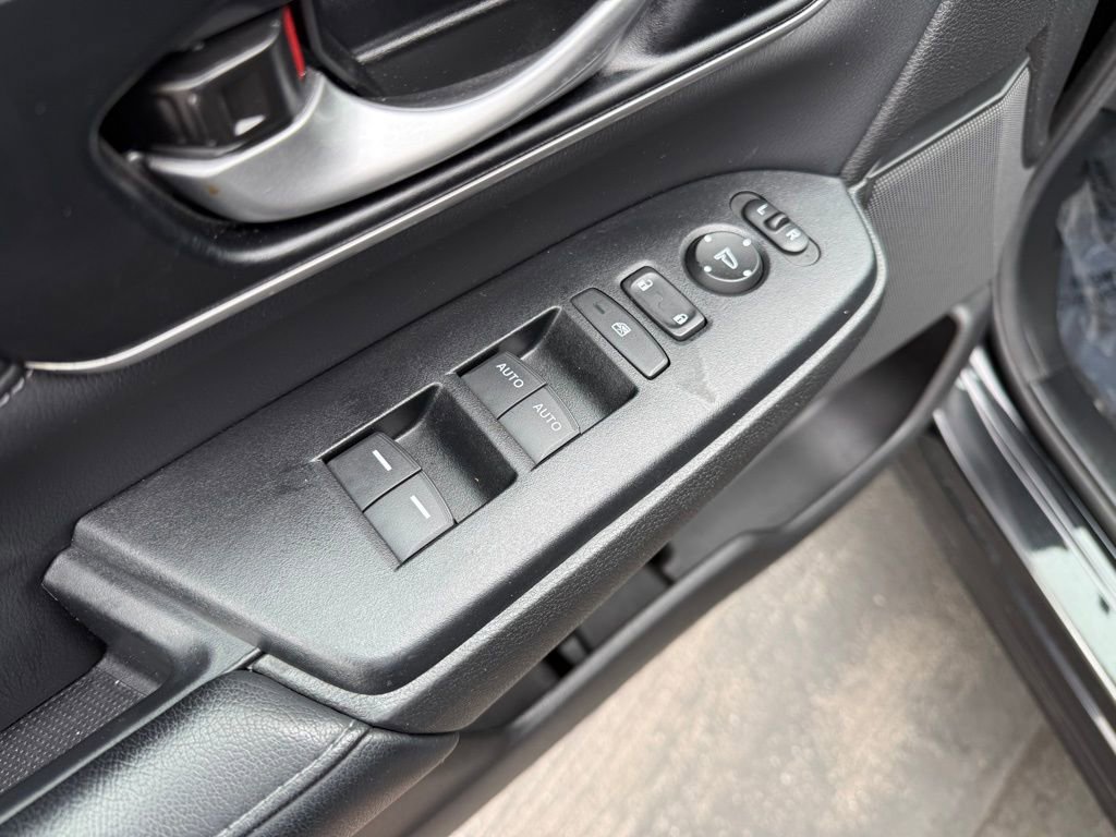 Used 2022 Honda CR-V Touring image 10