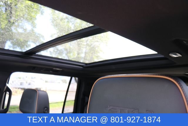 Used 2023 GMC Yukon XL AT4 w/ AT4 Premium Plus Package AWD/4WD image 25