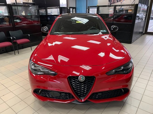 New 2025 Alfa Romeo Giulia image 9