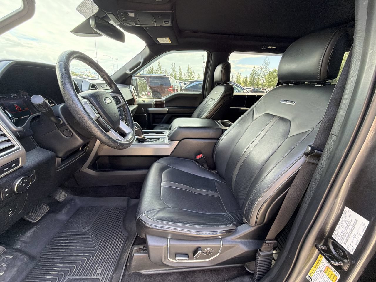 Used 2016 Ford F150 Platinum w/ Equipment Group 701A Luxury AWD/4WD image 13