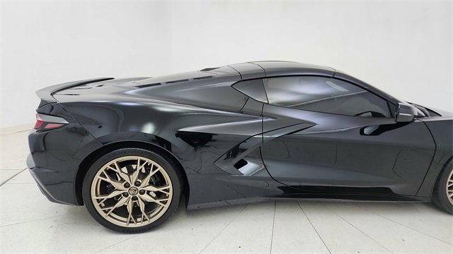 Used 2024 Chevrolet Corvette Stingray w/ Stealth Interior Trim Package image 12