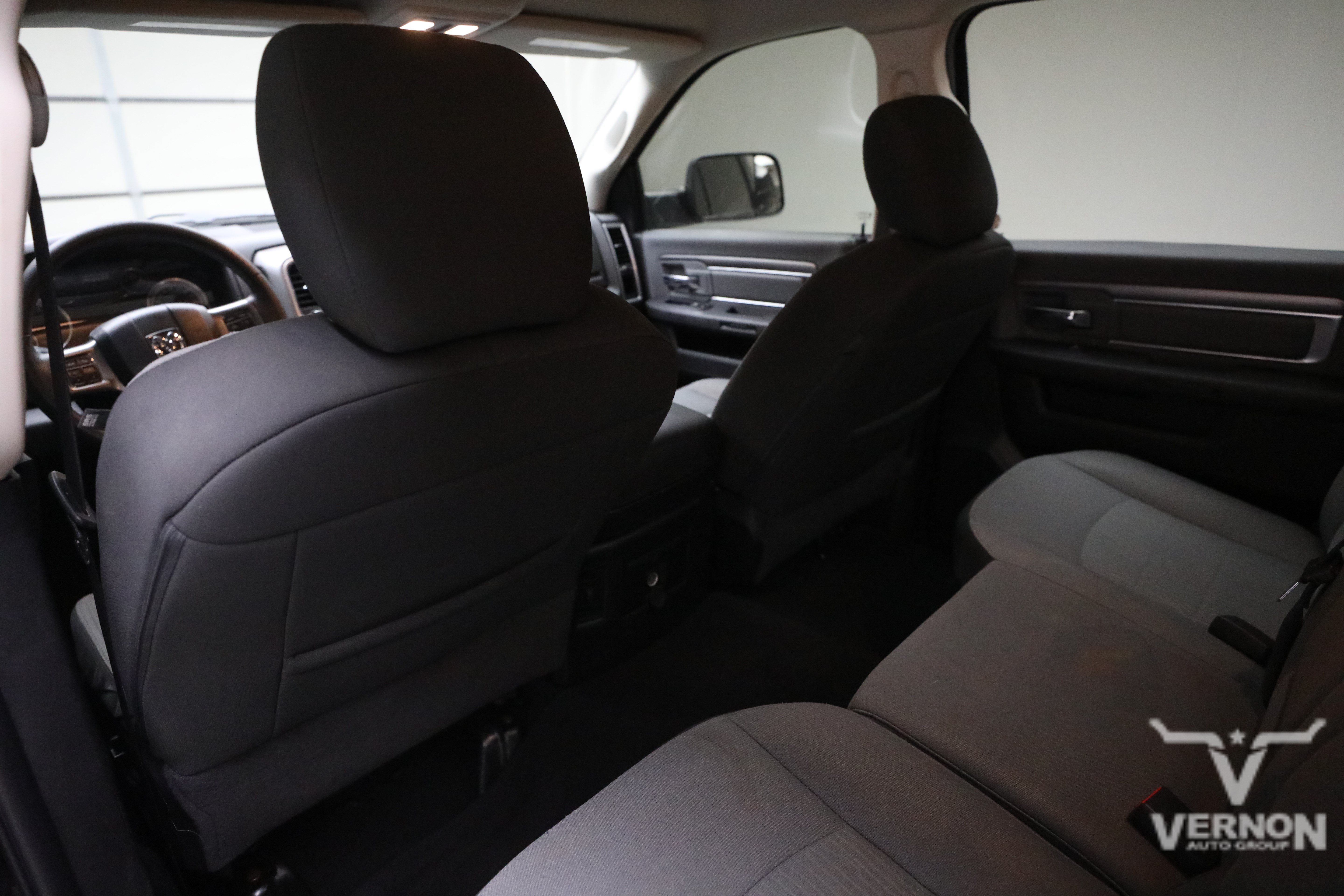 Used 2022 RAM 1500 Classic SLT w/ Trailer & Traction Group RWD image 9