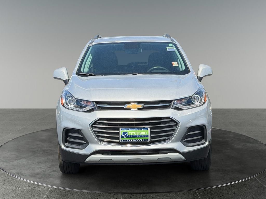 Used 2022 Chevrolet Trax LT w/ LT Convenience Package AWD/4WD image 2