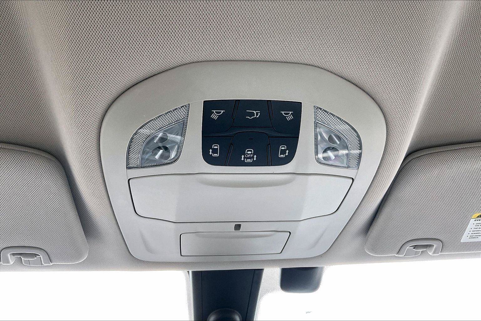 Used 2019 Chrysler Pacifica Touring-L w/ Tire & Wheel Group FWD image 35