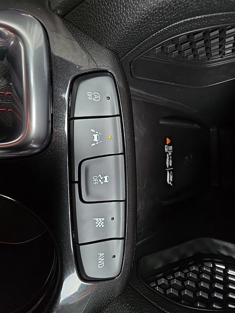 Used 2024 Chevrolet TrailBlazer RS w/ Convenience Package AWD/4WD image 19