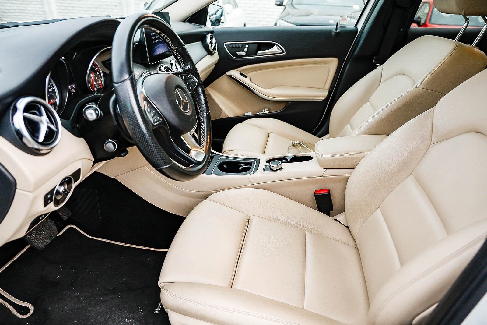 Used 2020 Mercedes-Benz GLA 250 4MATIC image 5