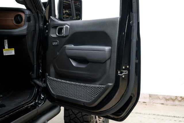 Used 2025 Jeep Gladiator Rubicon w/ Safety Group AWD/4WD image 98