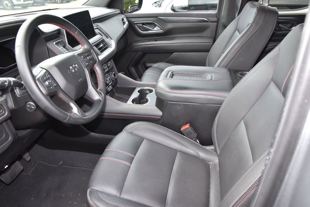 Used 2024 Chevrolet Suburban RST w/ Luxury Package RWD image 10