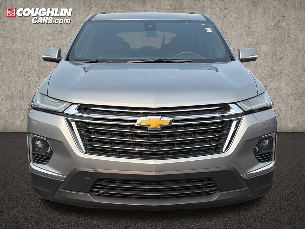 Used 2023 Chevrolet Traverse LT FWD image 2
