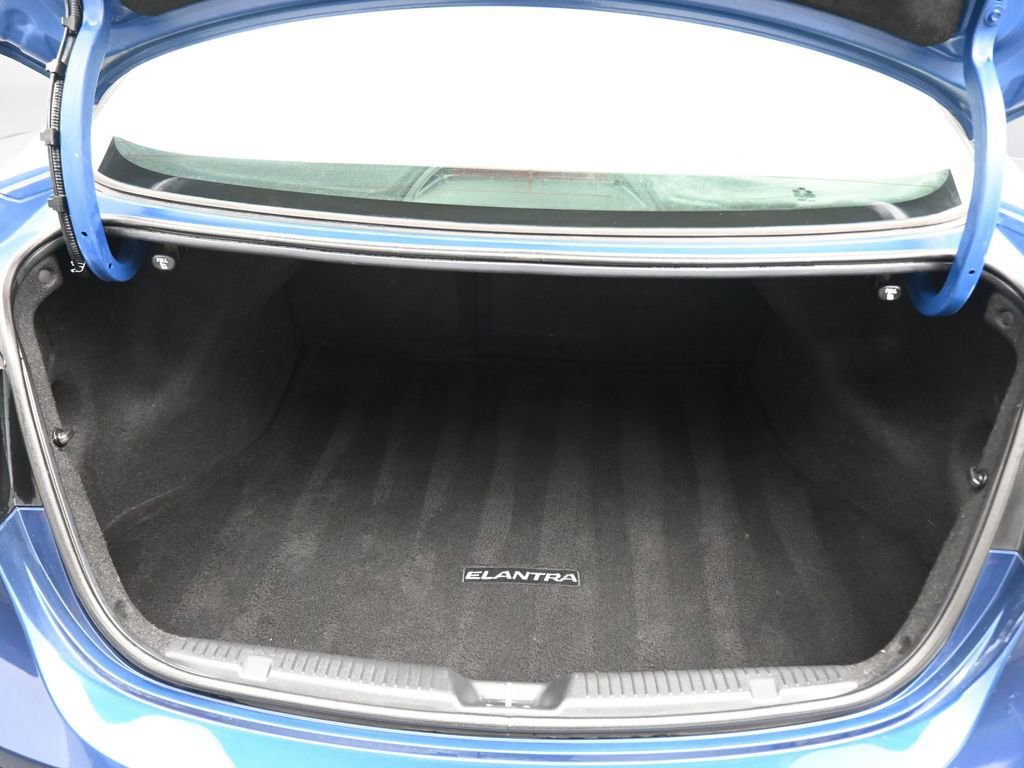 Used 2016 Hyundai Elantra SE w/ Option Group 02 image 38