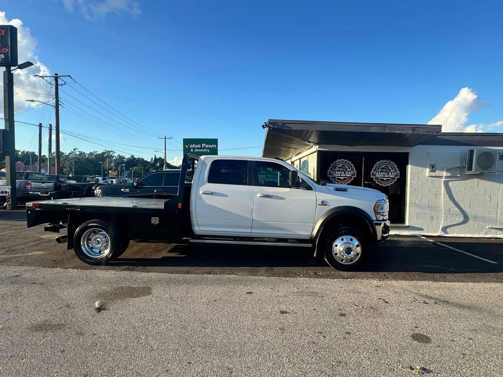 Used 2019 RAM 4500 Tradesman w/ Chrome Appearance Group image 4