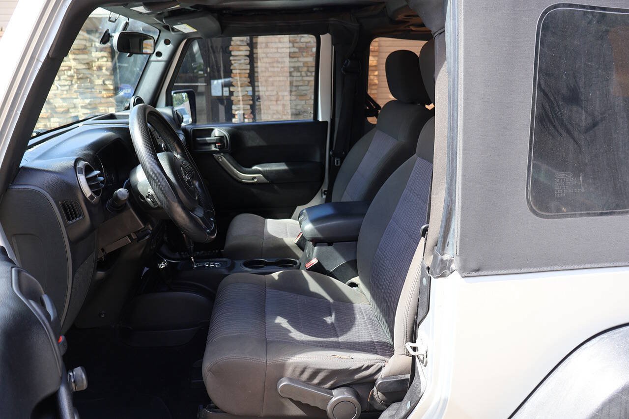 Used 2012 Jeep Wrangler Sport AWD/4WD image 16
