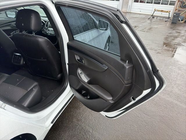 Used 2019 Chevrolet Impala LT FWD image 21