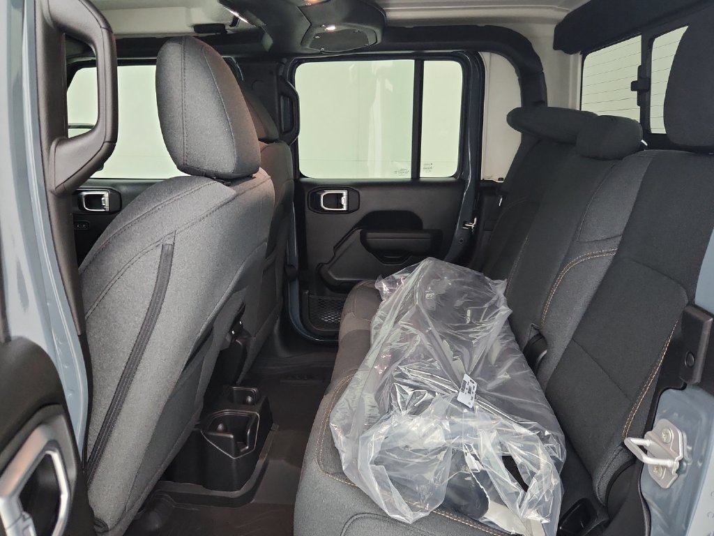 New 2026 Jeep Gladiator Sport AWD/4WD image 30