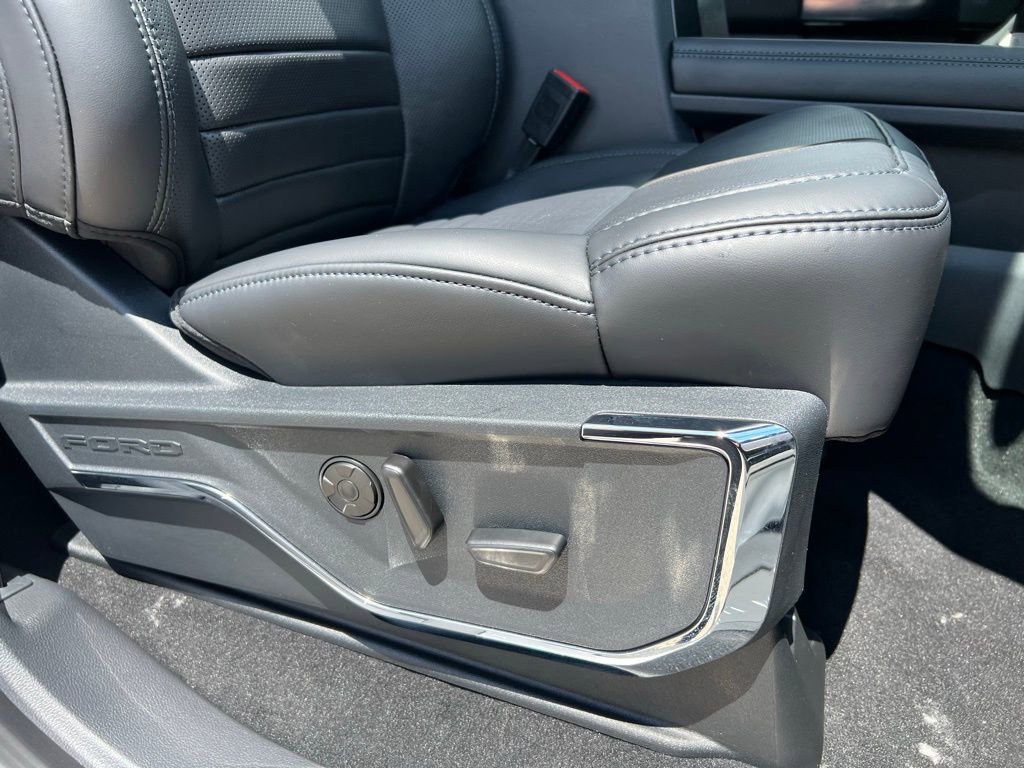 New 2025 Ford F250 Platinum w/ FX4 Off-Road Package image 25