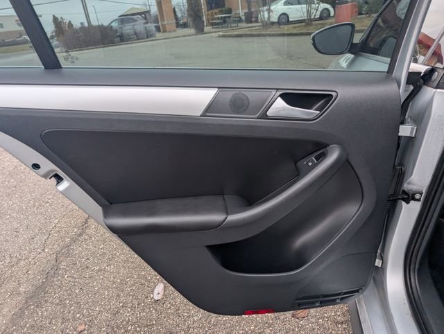 Used 2014 Volkswagen Jetta GLI Autobahn FWD image 16