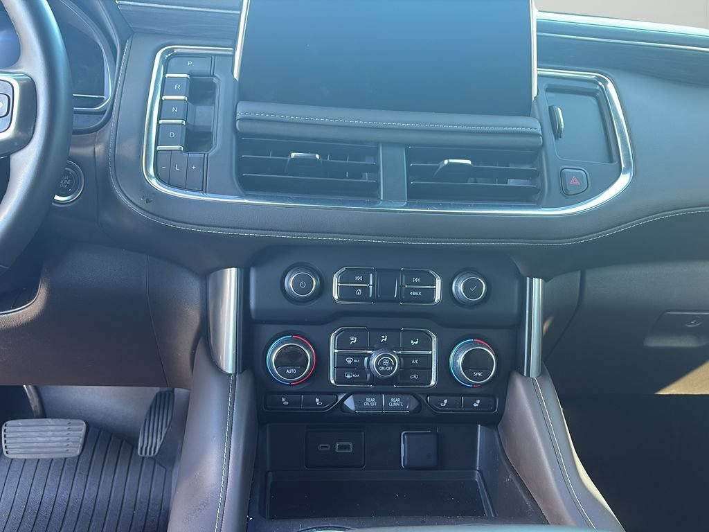 Used 2024 Chevrolet Tahoe Z71 w/ Luxury Package AWD/4WD image 20