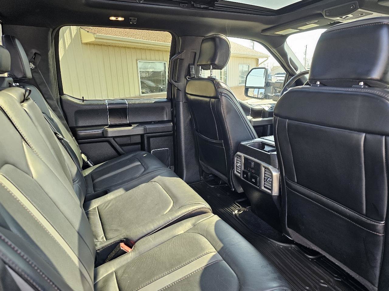 Used 2019 Ford F150 Platinum w/ Equipment Group 701A Luxury AWD/4WD image 30