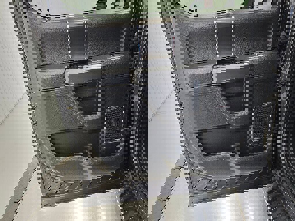 Used 2018 Ford F150 Lariat image 38