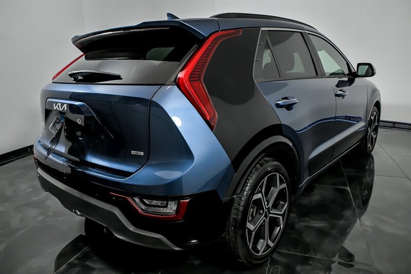 Used 2023 Kia Niro SX Touring FWD image 10