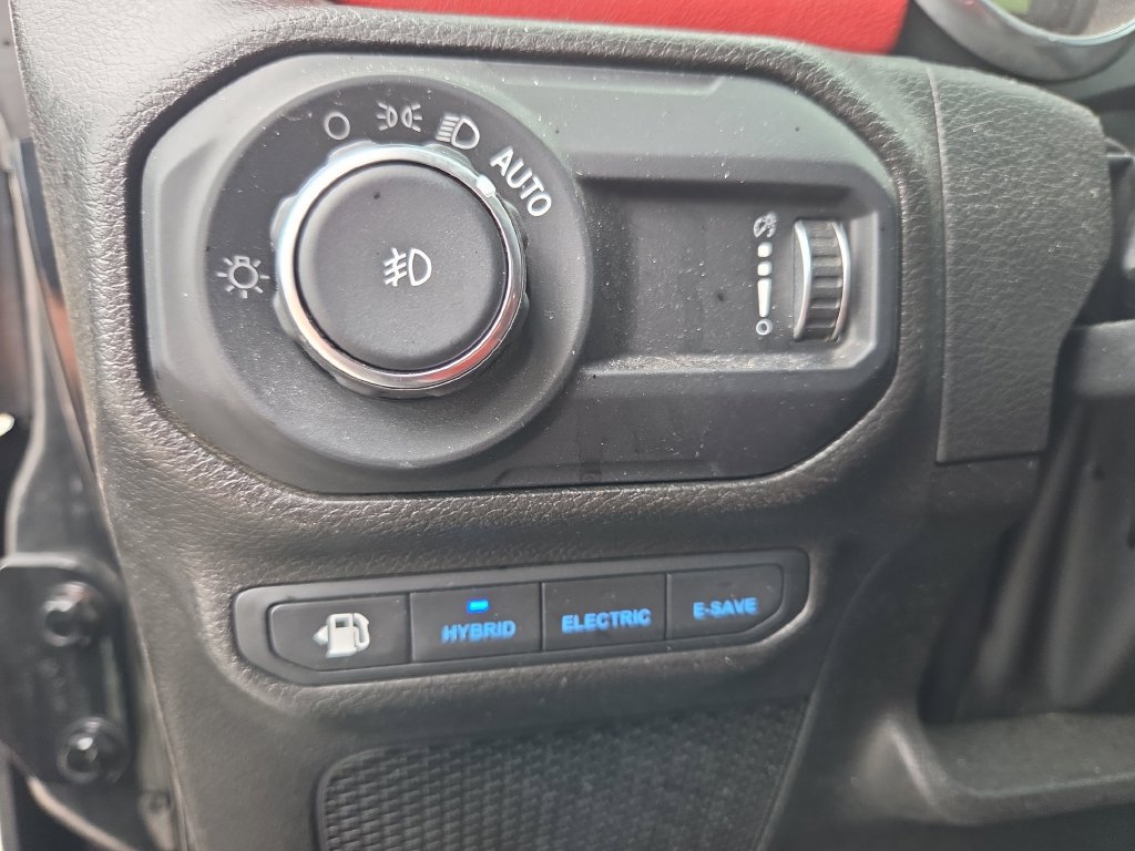 Used 2023 Jeep Wrangler Unlimited Rubicon 4xe AWD/4WD image 30