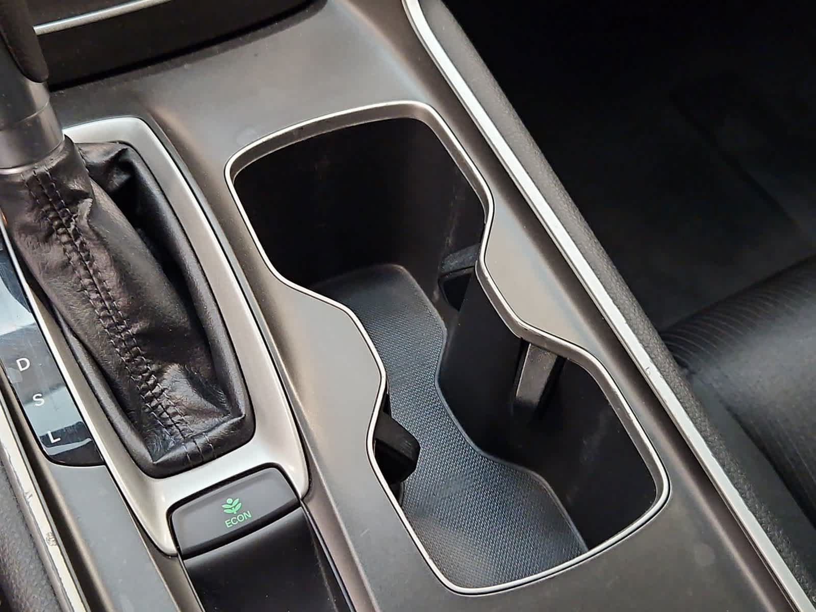 Used 2018 Honda Accord EX image 10