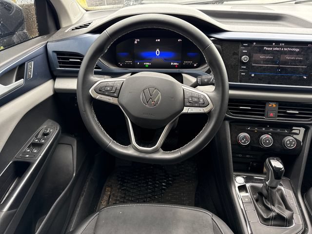 Used 2023 Volkswagen Taos SE w/ Panoramic Sunroof Package FWD image 19