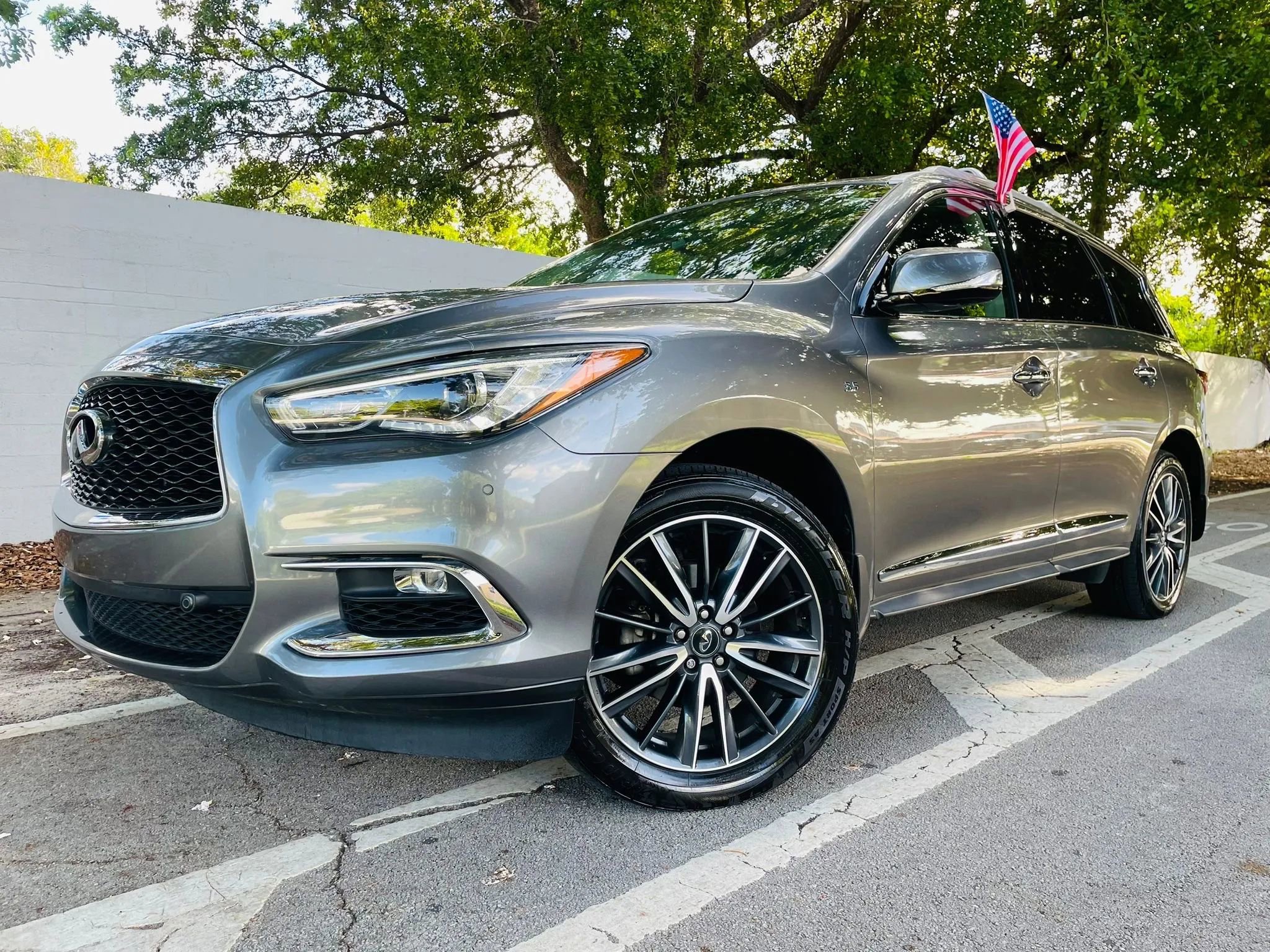 Used 2020 INFINITI QX60 Luxe w/ Sensory Package AWD/4WD image 1