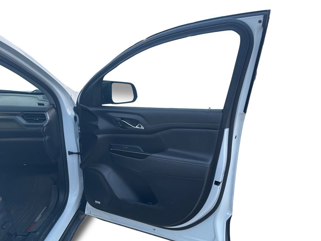 Used 2023 GMC Acadia AT4 w/ Technology Package image 17