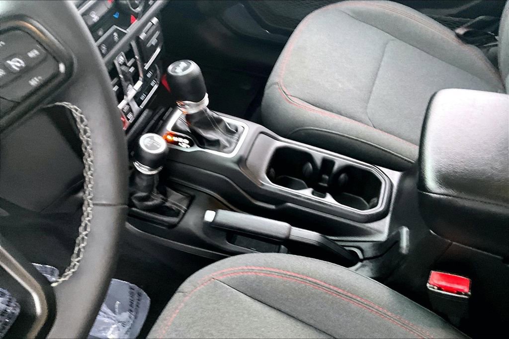 Used 2025 Jeep Wrangler Unlimited Rubicon AWD/4WD image 15