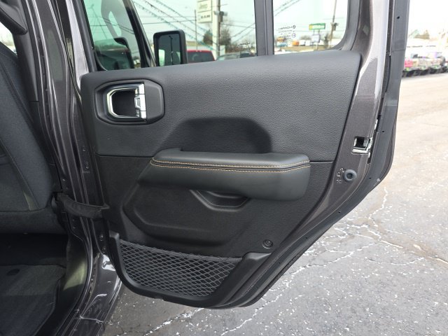 Used 2025 Jeep Wrangler Unlimited Sahara w/ Safety Group AWD/4WD image 41