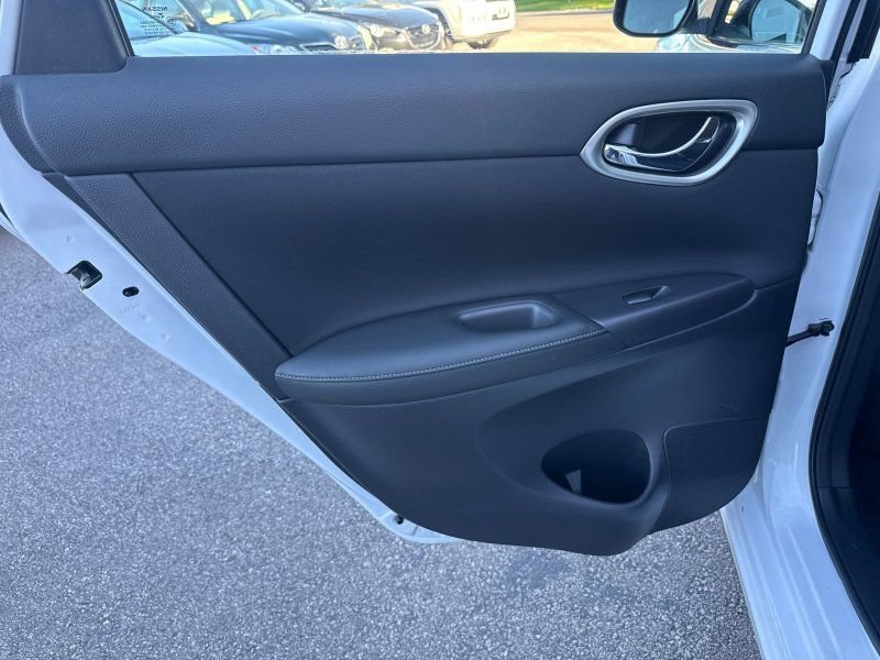 Used 2017 Nissan Sentra SV FWD image 13