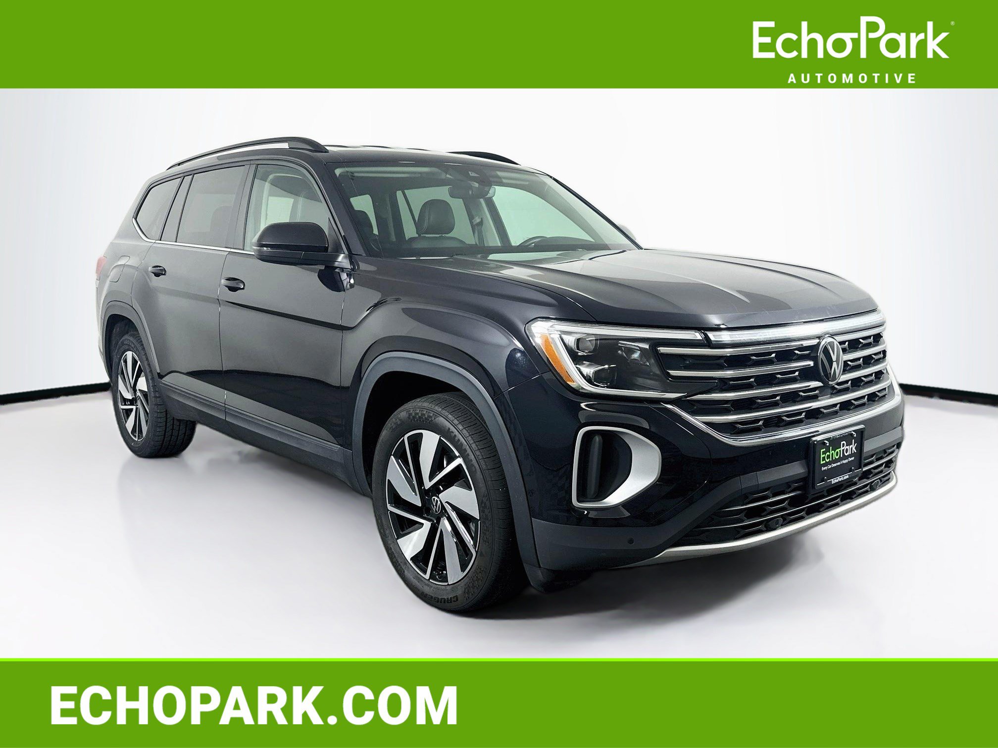 Used 2025 Volkswagen Atlas SE AWD/4WD image 1