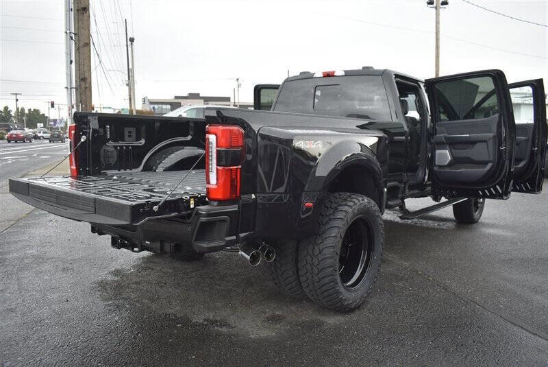 Used 2025 Ford F450 Platinum w/ Camper Package image 36