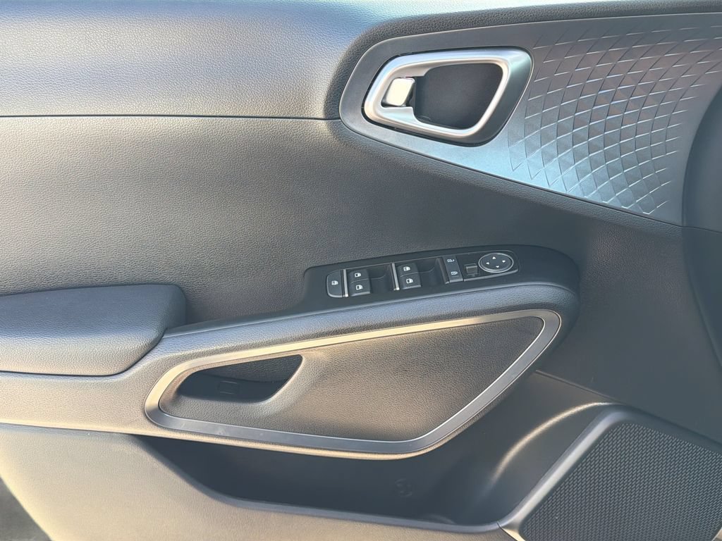 Used 2024 Kia Soul EX FWD image 29