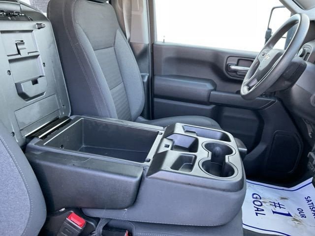 Used 2024 Chevrolet Silverado 2500 Custom w/ Custom Value Package image 21
