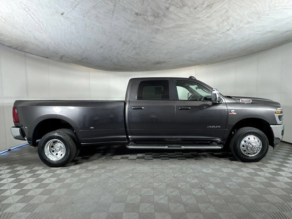 Certified 2025 RAM 3500 Laramie AWD/4WD image 4
