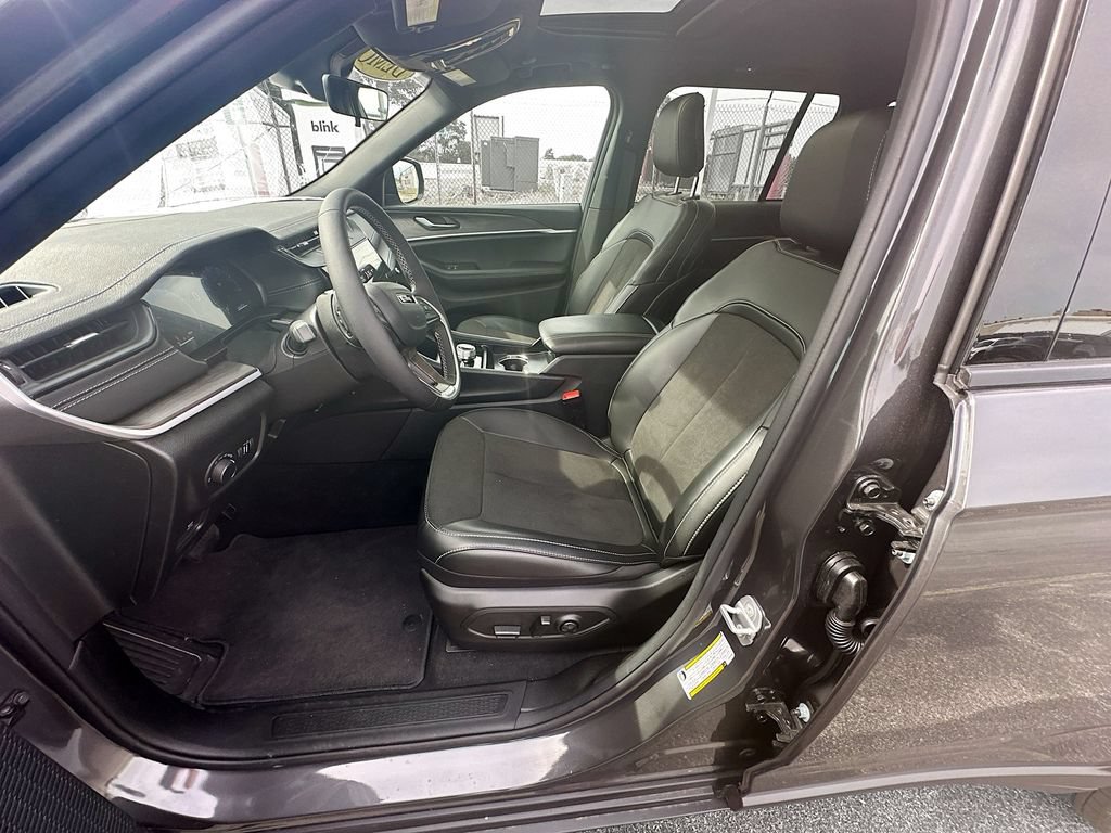 New 2026 Jeep Grand Cherokee Altitude AWD/4WD image 29
