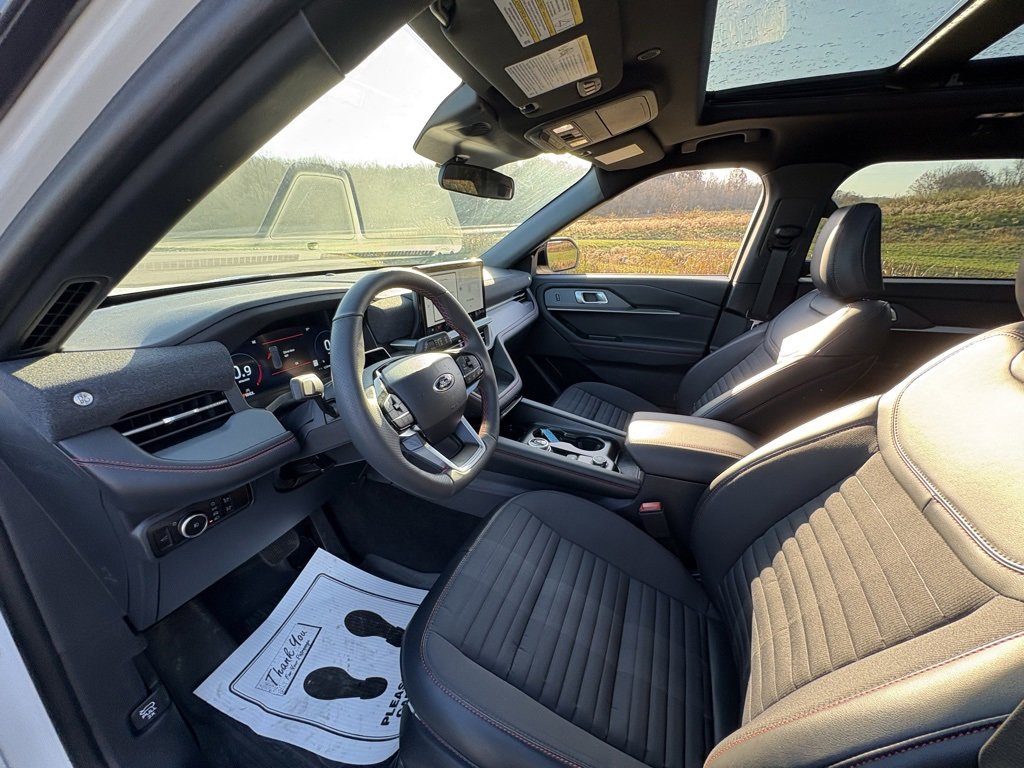 Used 2025 Ford Explorer ST-Line image 42