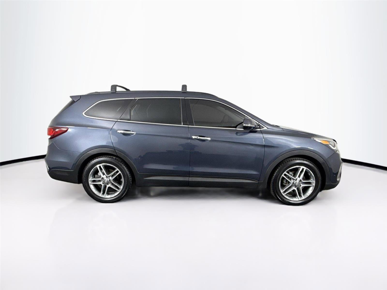 Used 2017 Hyundai Santa Fe SE image 5