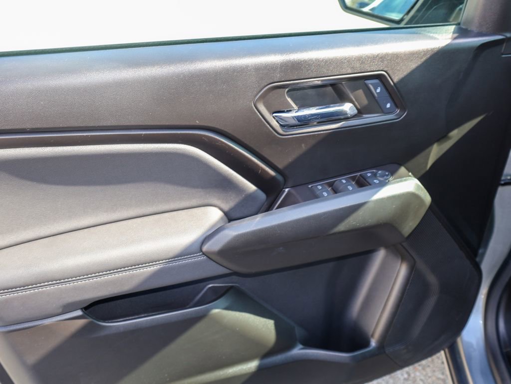Used 2024 Chevrolet Colorado LT RWD image 8