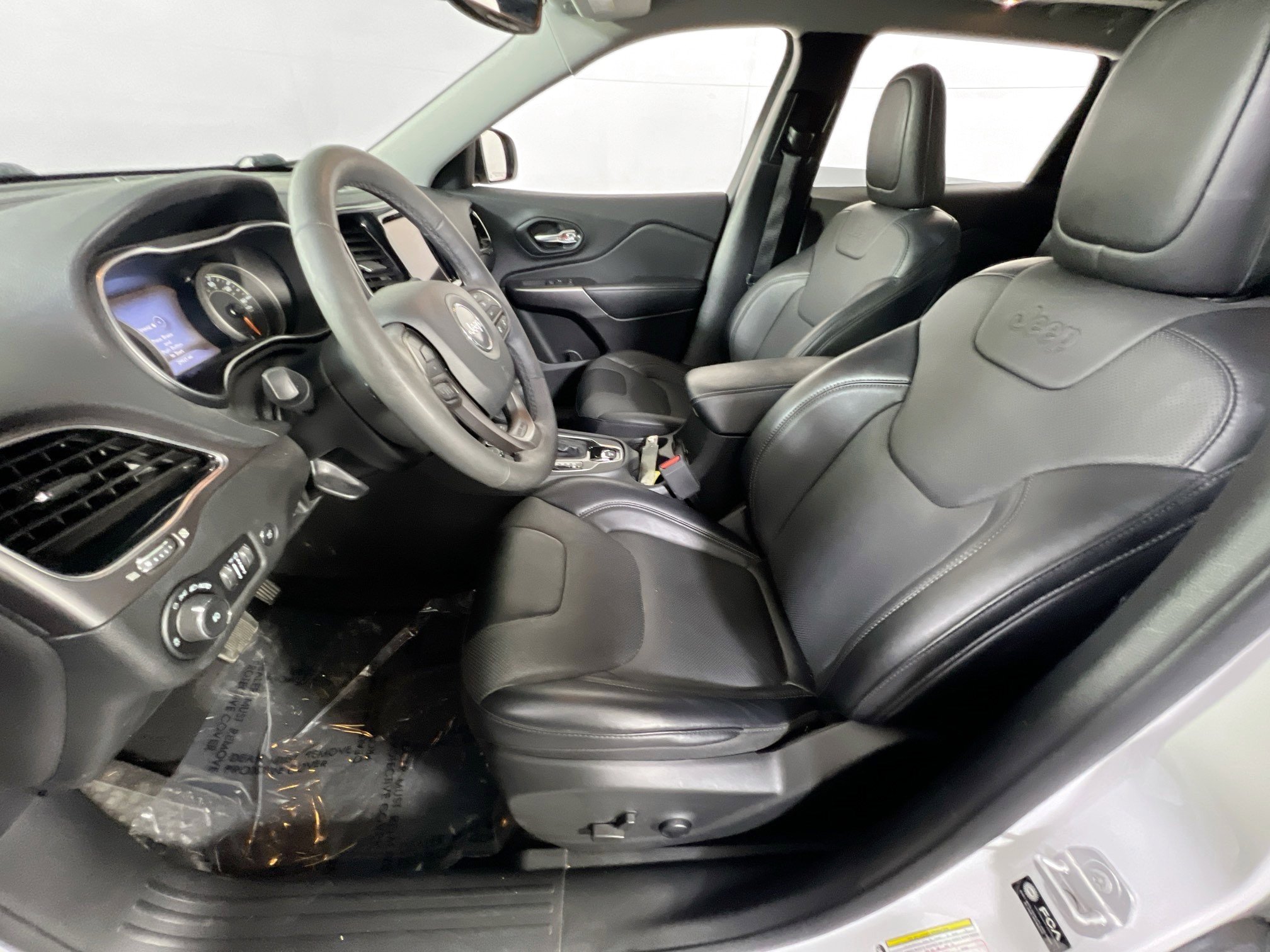 Used 2022 Jeep Cherokee Limited w/ Mopar Interior Package image 20